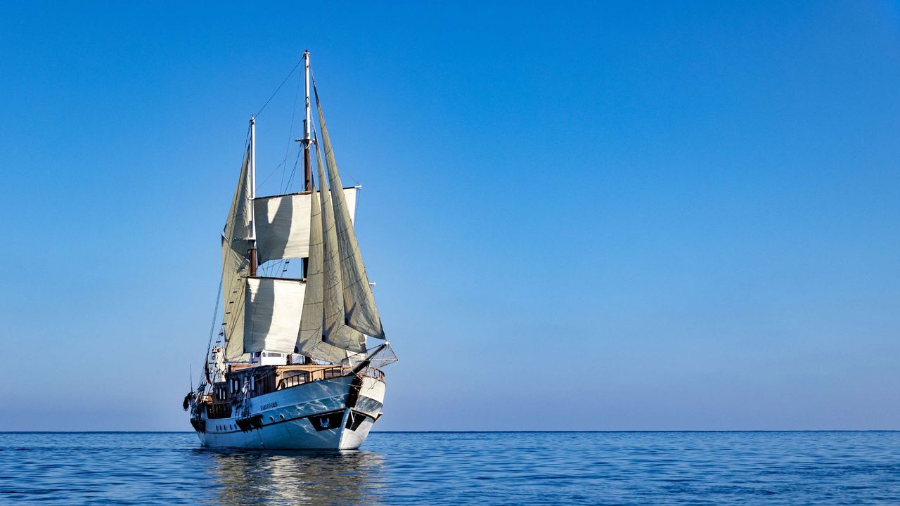 Mimay — crewed motor sailer charter in Italy