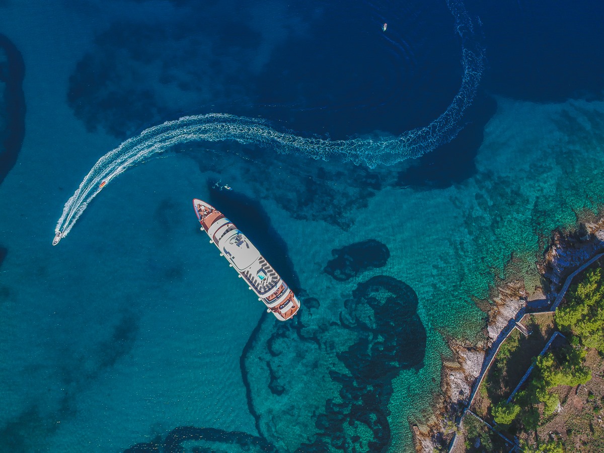 Explore Croatian Sea Aboard Yacht YOLO