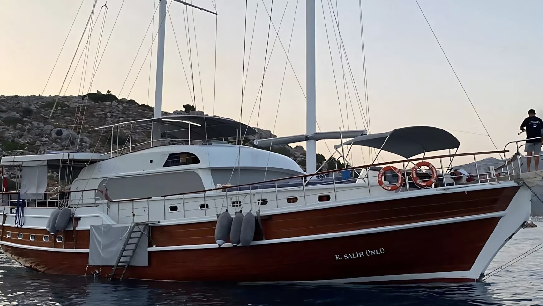 Gulet K.Salih Unlu: Star-Studded Serene Adventures in Bozburun