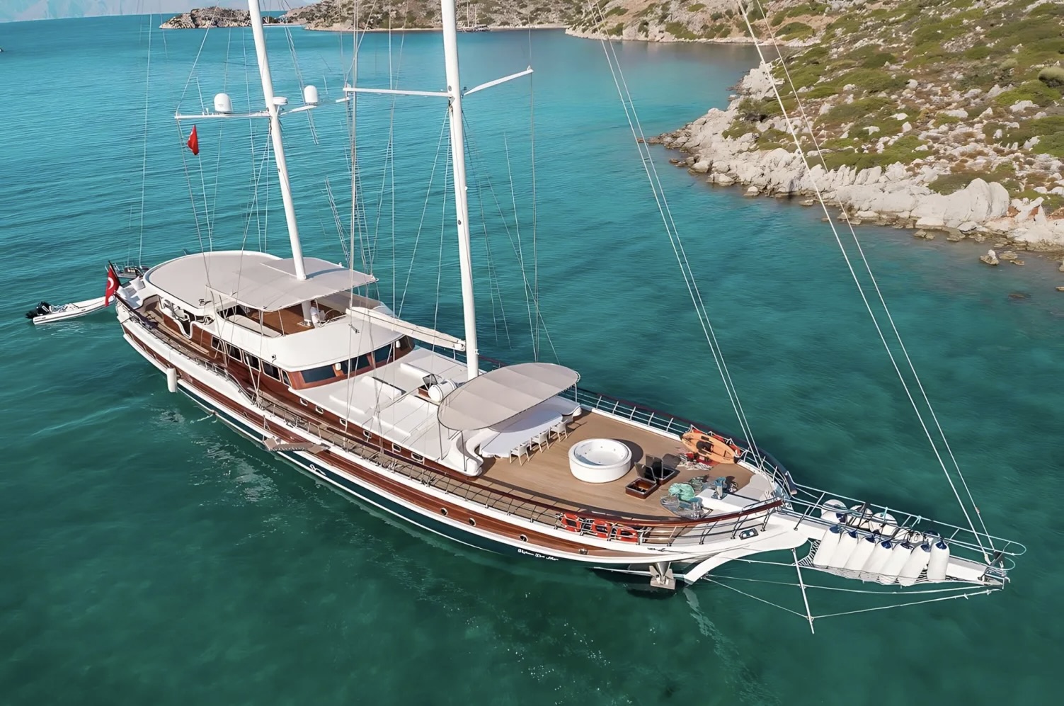 Sail the Mediterranean with Gulet Halcon Del Mar
