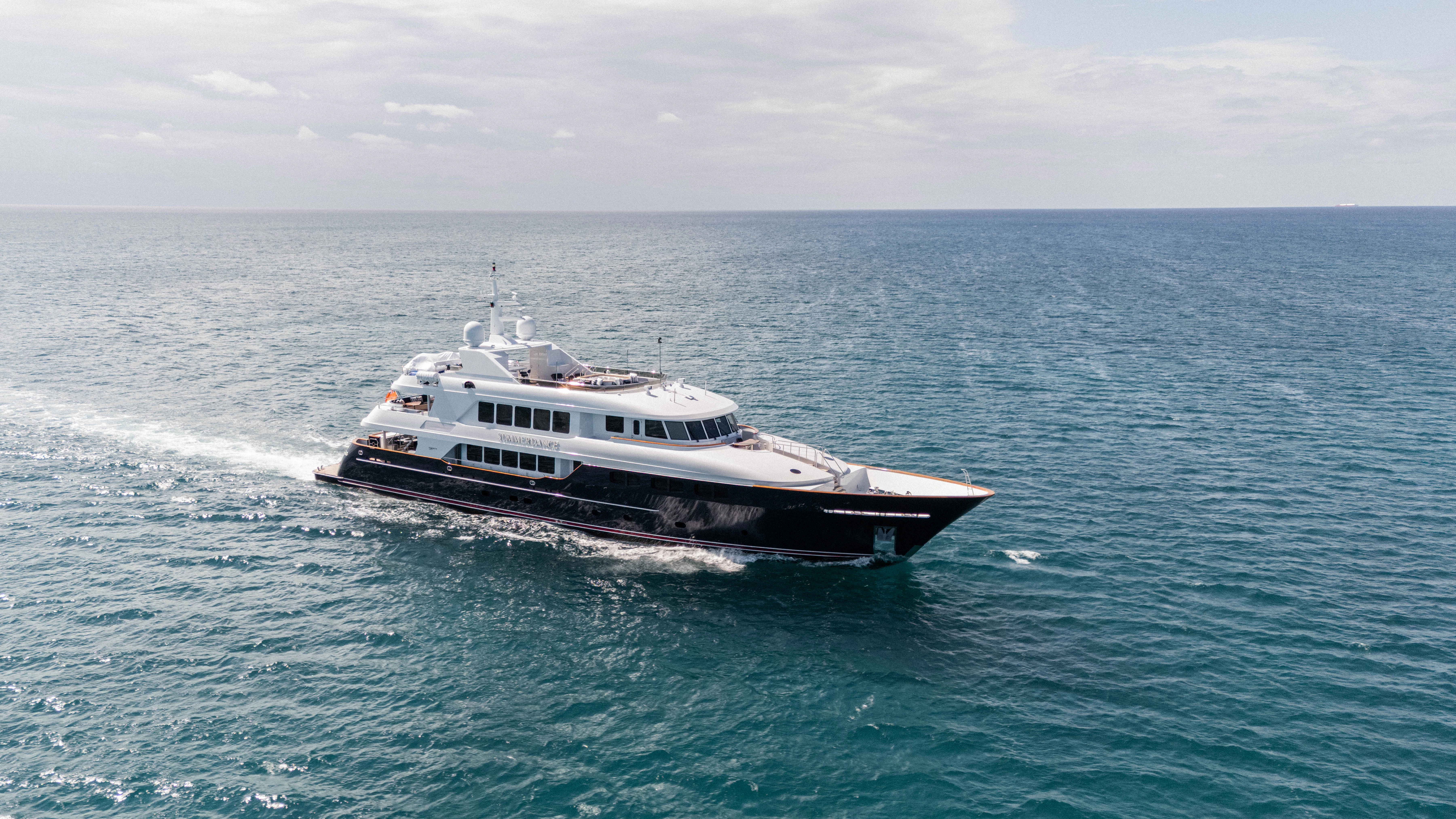 SUMMERDANCE: Luxury Charter Experience on the Horizon