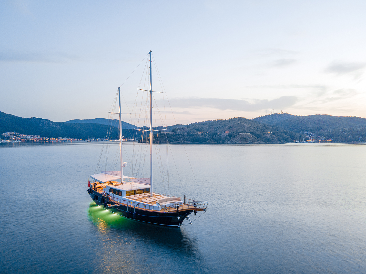 Experience Turkish Waters aboard HAPPY DAYS