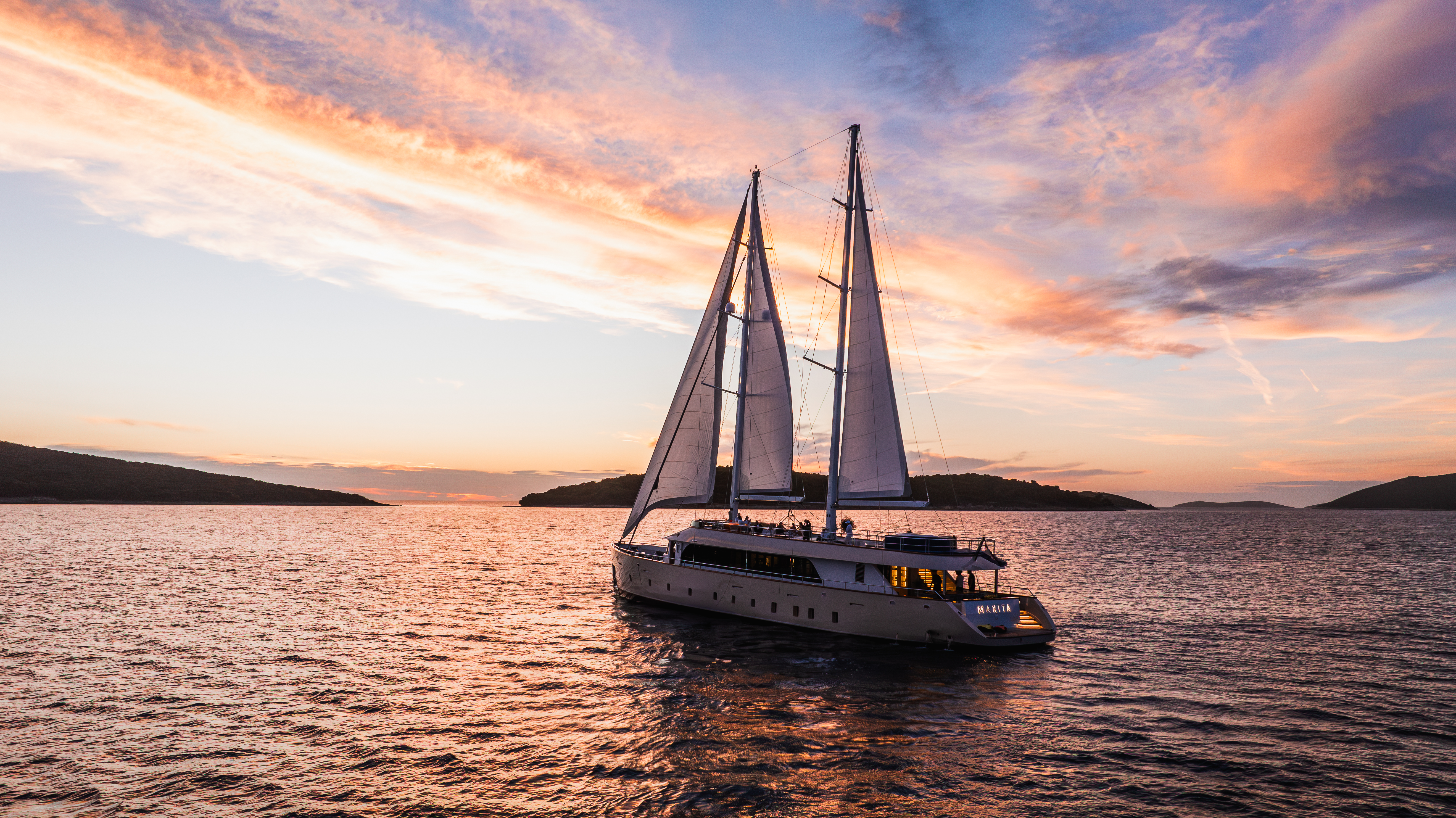 Maxita Motor Sailer: Uncover Croatia's Luxury in 2026