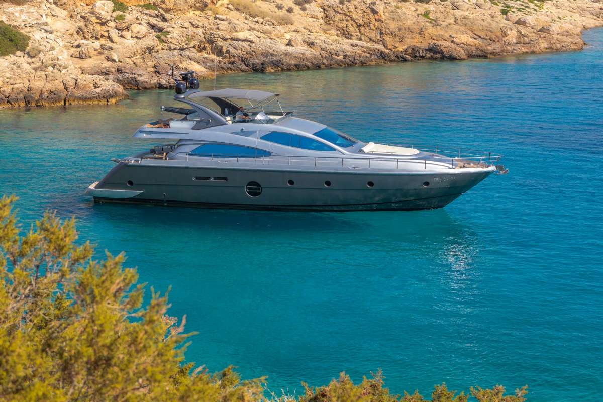 M/Y Praxis 4: High Performance in the Mediterranean
