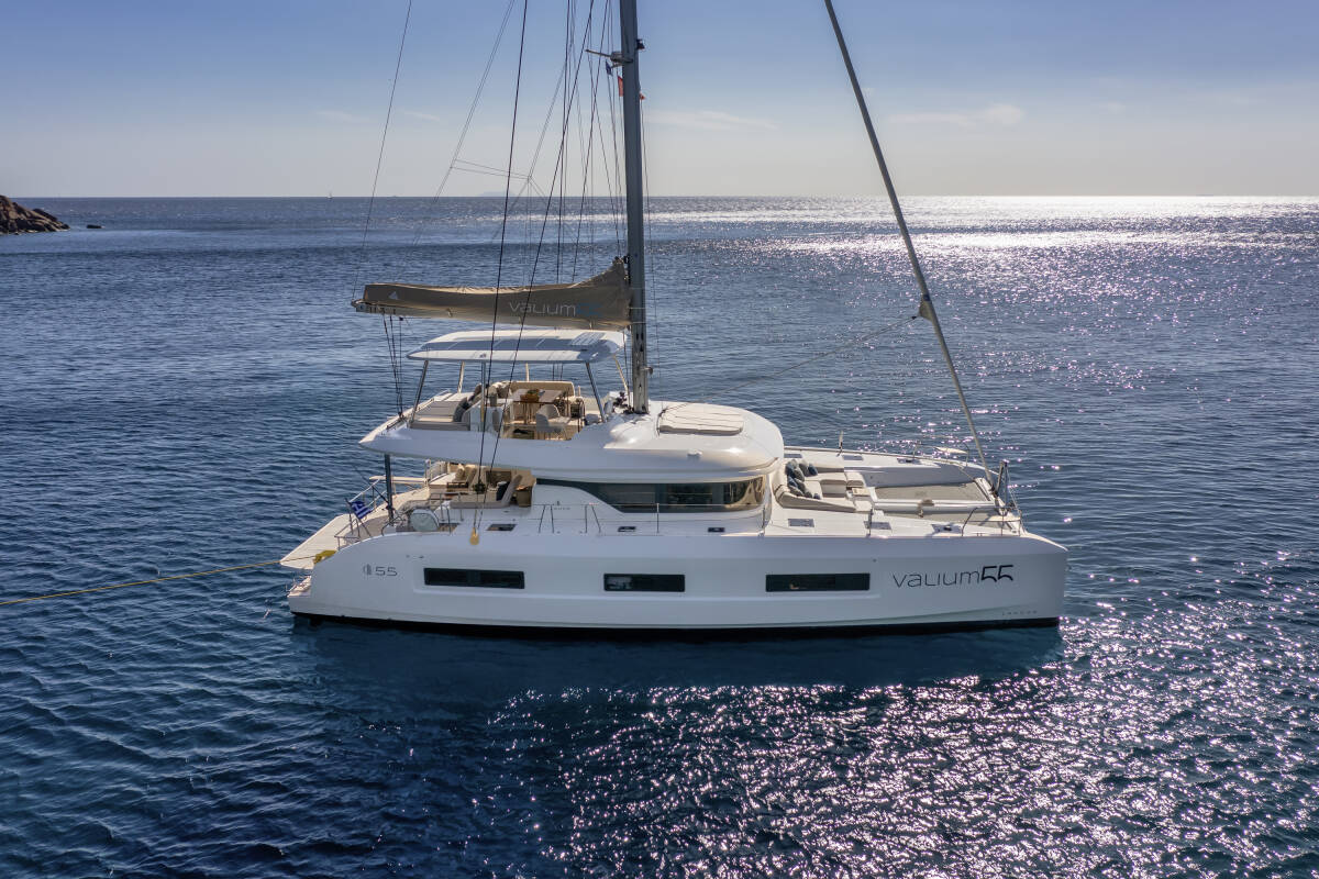Sail the Sporades Islands Aboard Valium 55