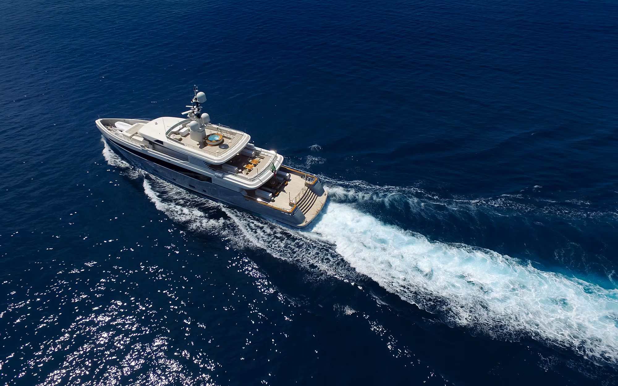 Embrace the Italian Riviera on Rossinavi 48m ASLEC4