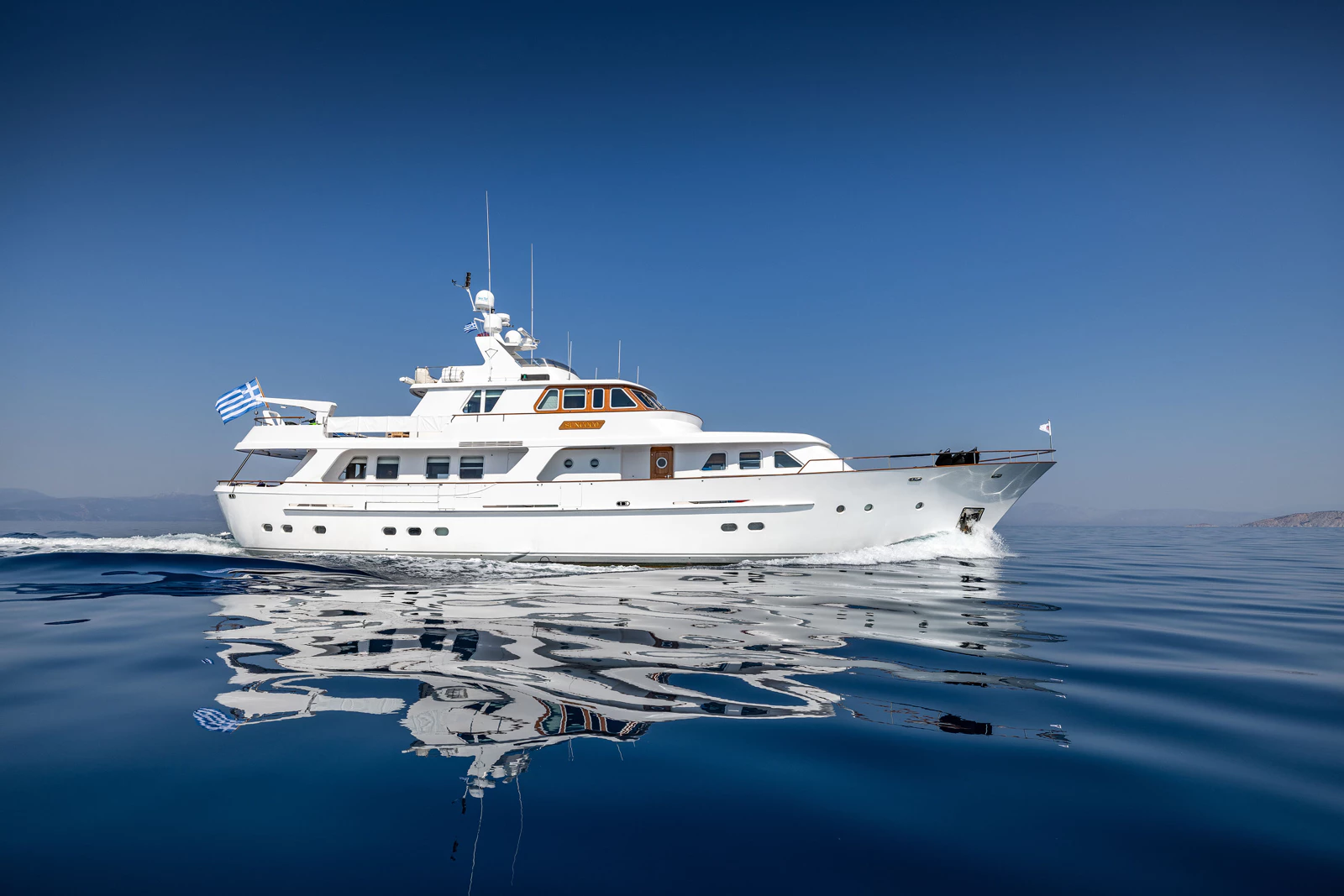 The Allure of Serene Cruising with SUNCOCO
