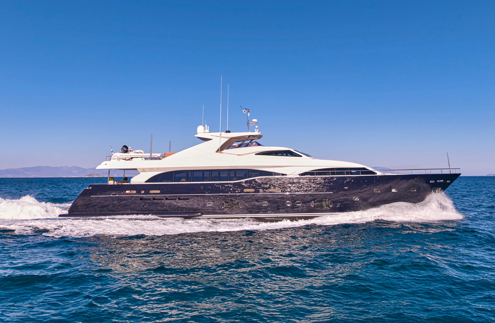 Charter MALEN: Experience Refined Luxury in Greece