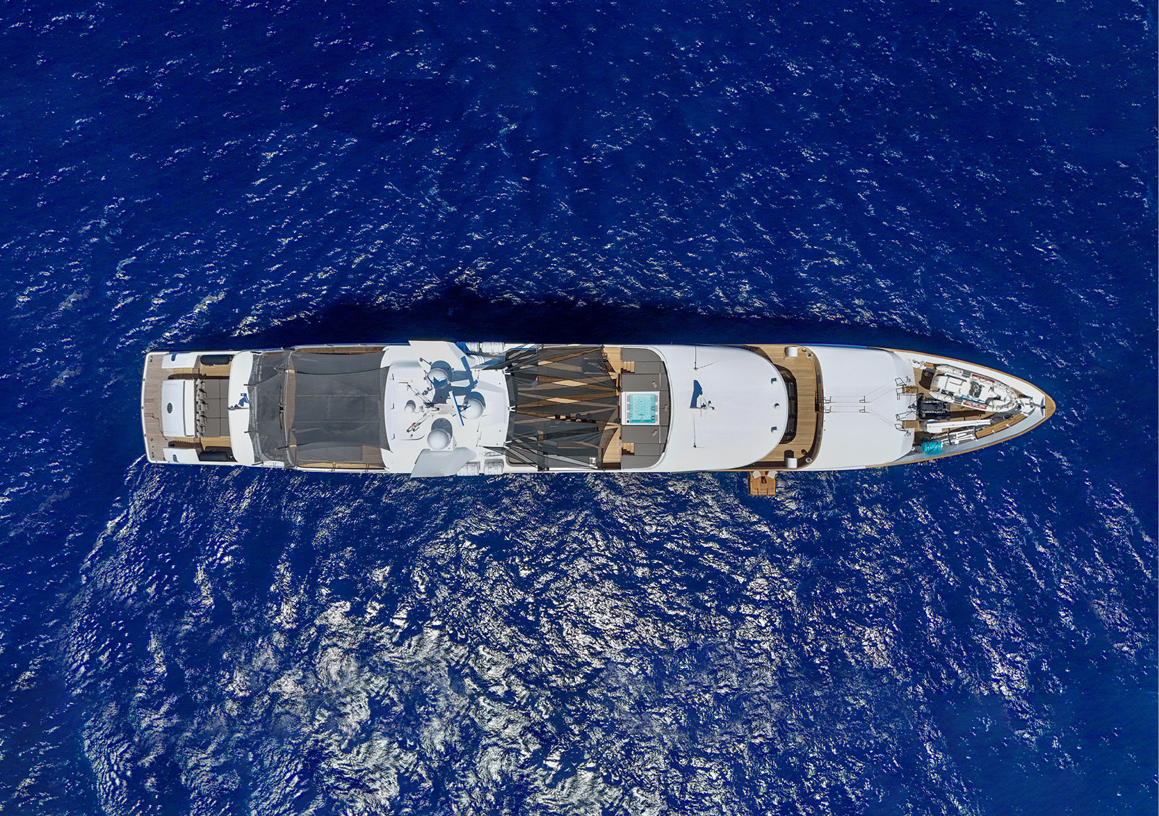 Gorgeously Refitted M/Y Magna Grecia in Athens