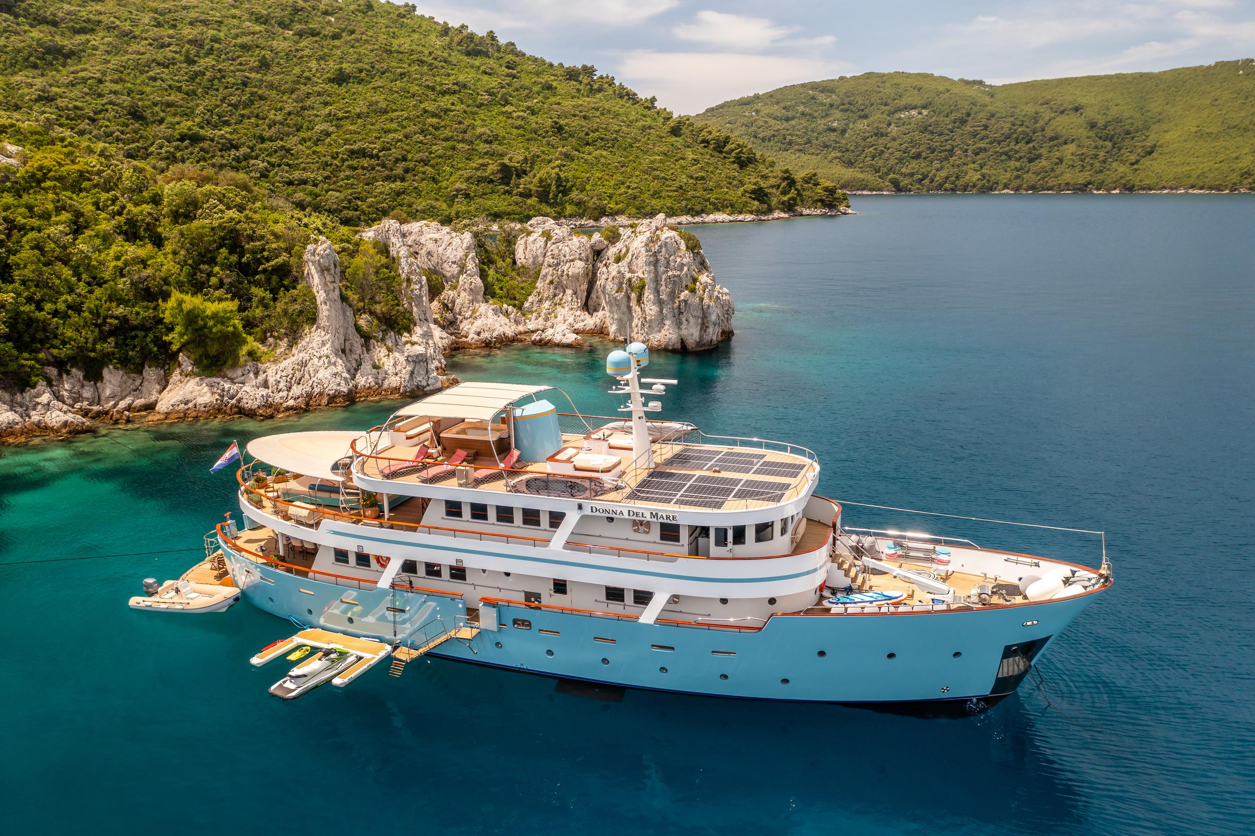 Explore Luxurious Croatia: Discount on 40M Yacht DONNA DEL MARE