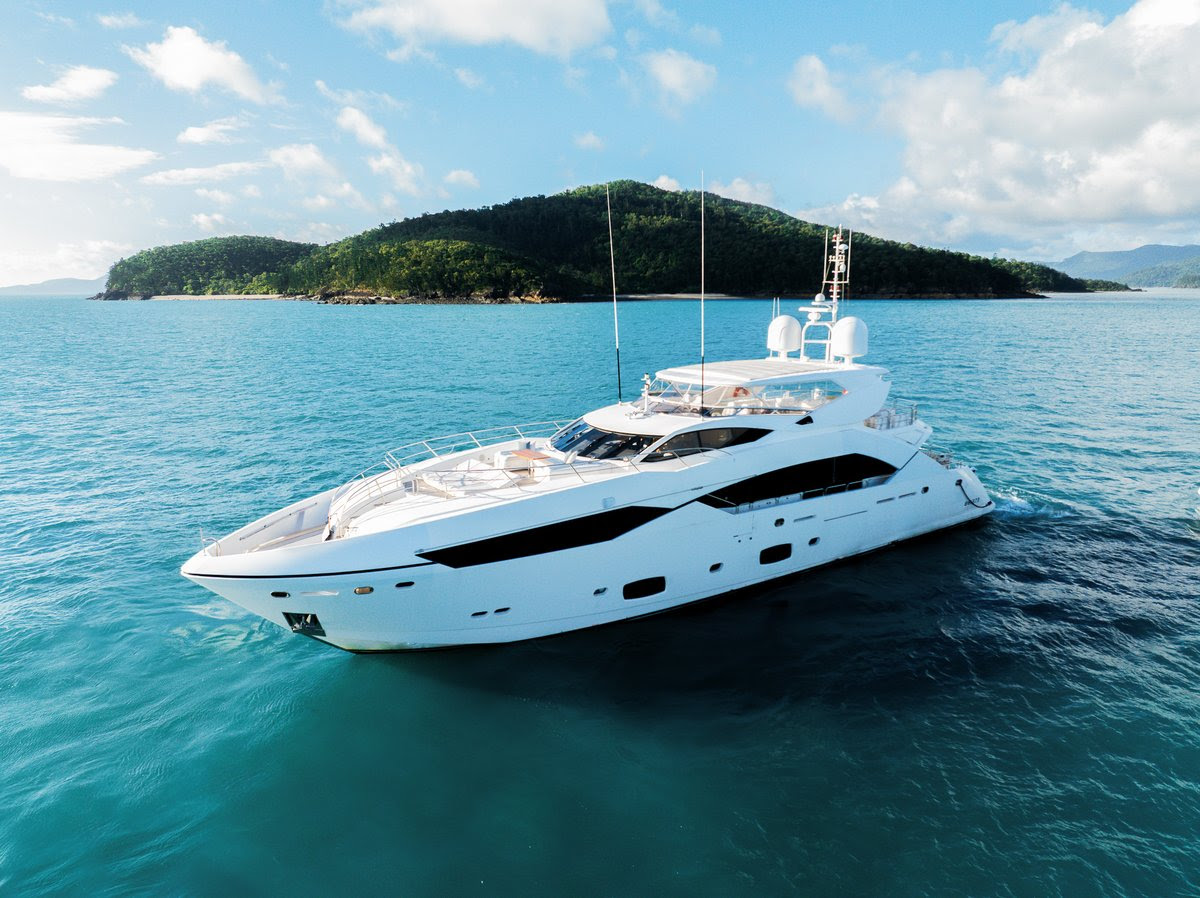 Experience the Majestic Whitsundays Aboard the 35m RASCAL: Yacht Cloud's Sunseeker Treasure