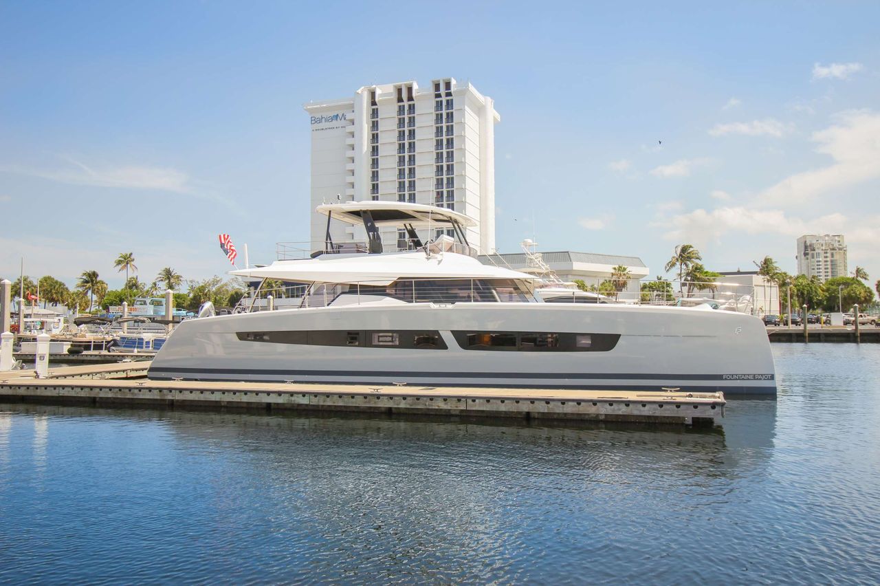 Princess Mila: Yacht Charter in the Bahamas