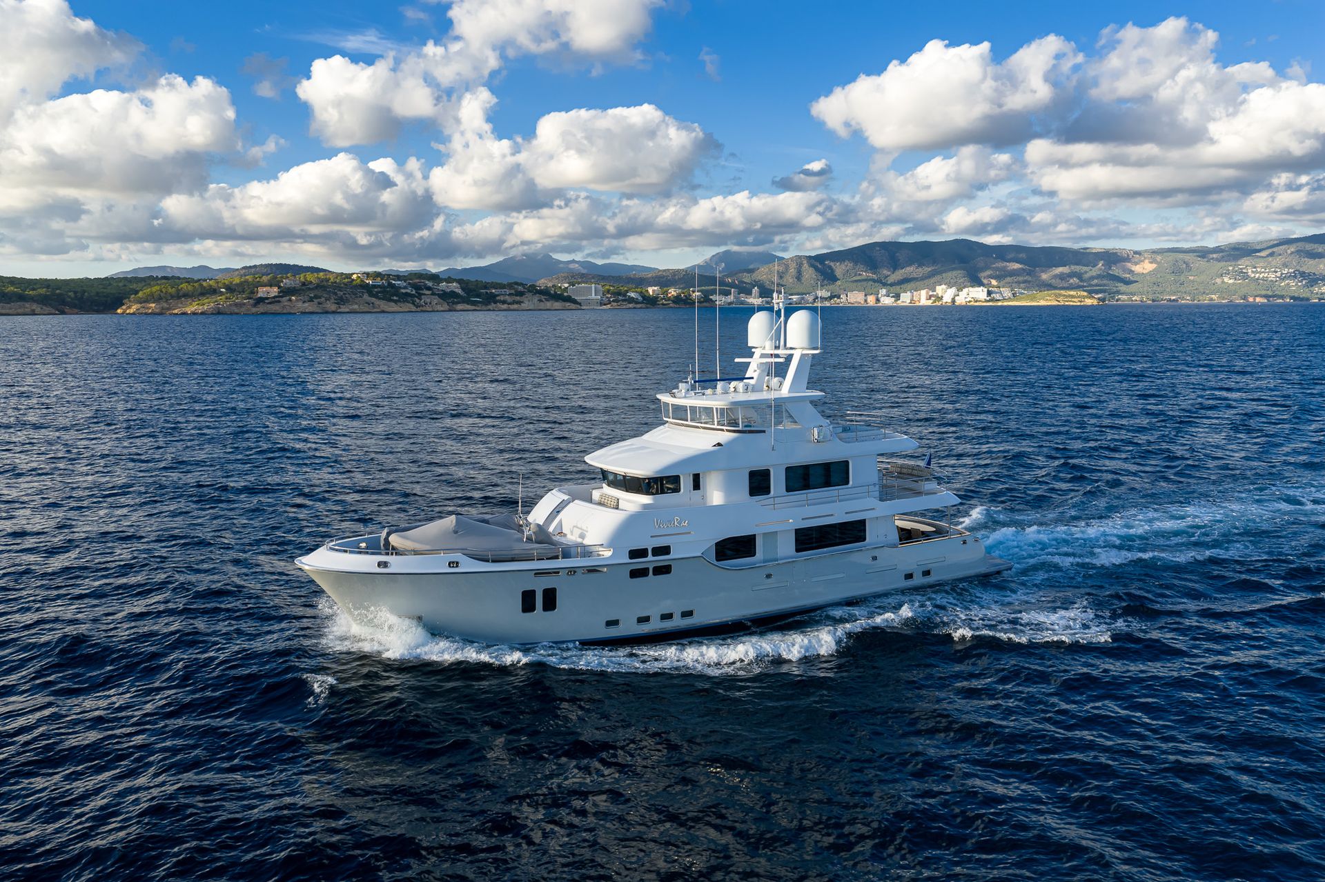29m VivieRae II: Around-the-World Explorer Yacht Charter