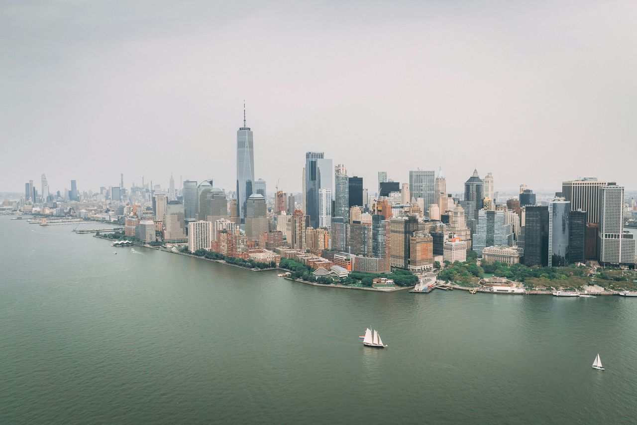 United States luxury yacht charter — Americas sailing destination