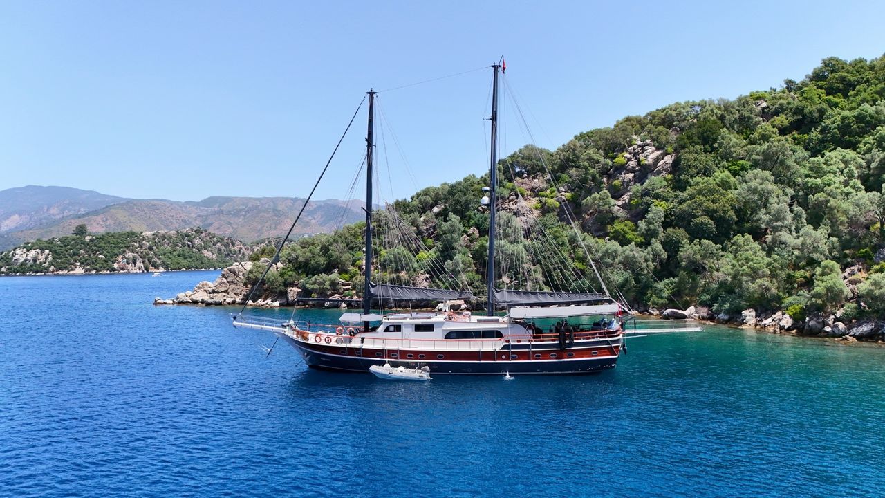 Ugur interior