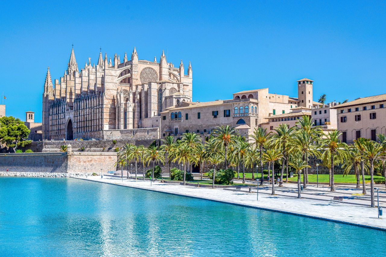 Palma yacht charter departure port