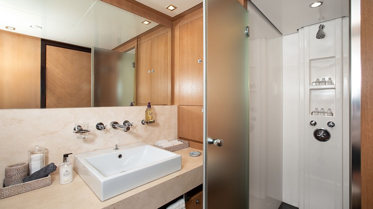 Interior of Ycm 120, photo 1