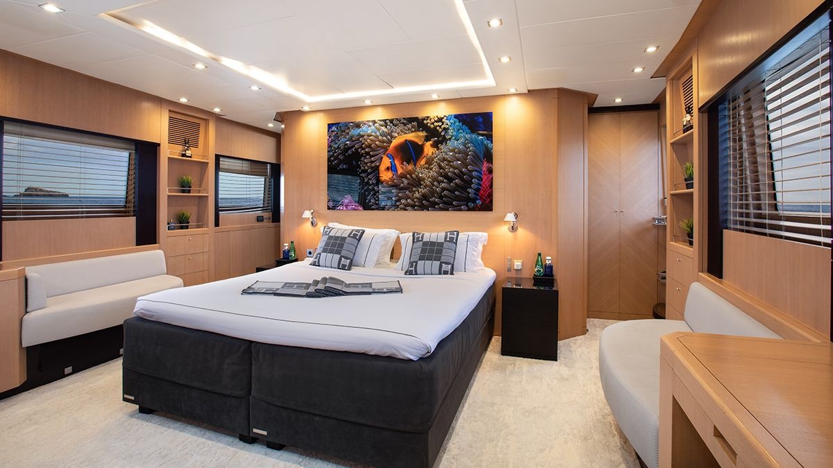 Interior of Ycm 120, photo 3