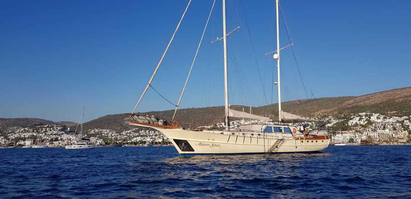 Aegean Schatz — crewed gulet charter in Greece