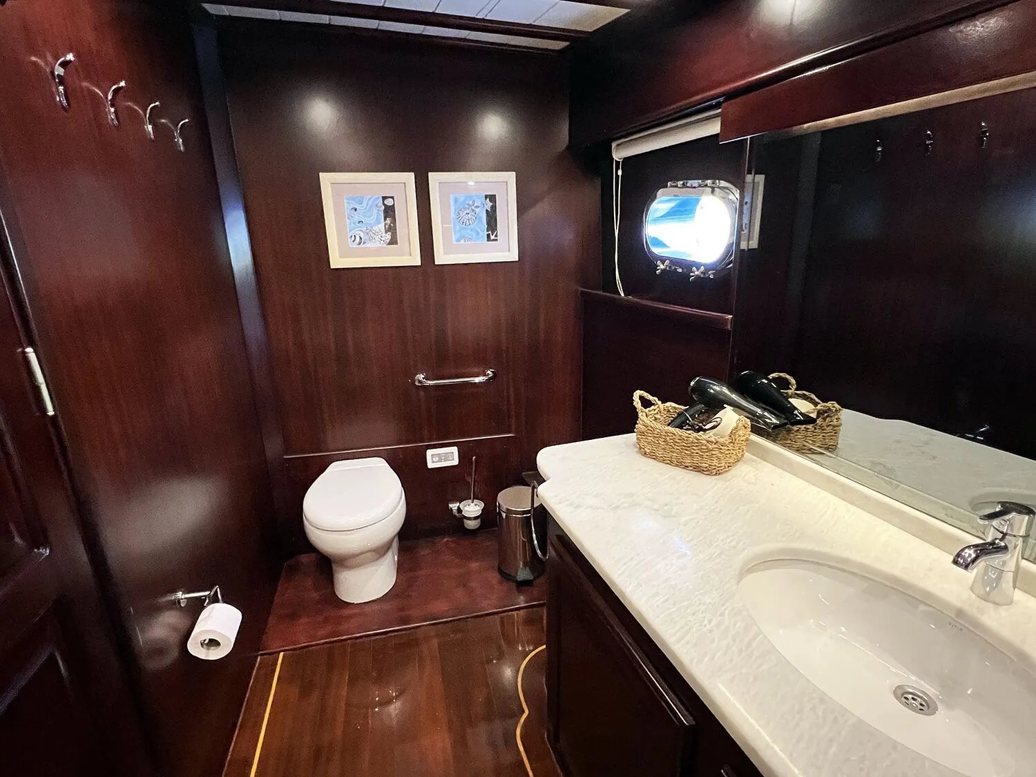 Interior of Always Smile, photo 3