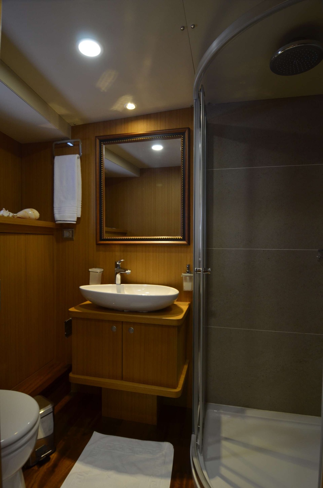Artemis interior