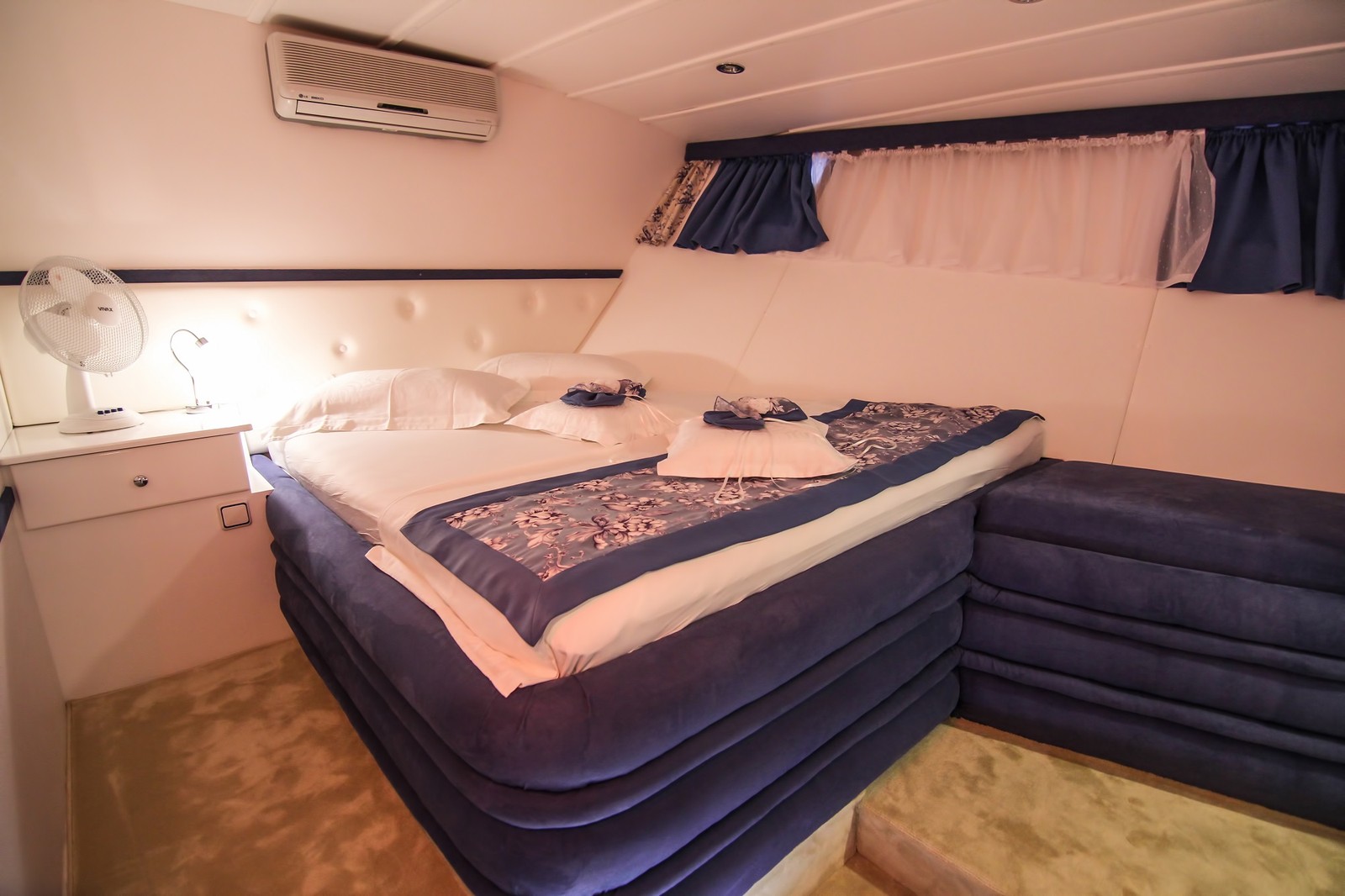 Aurum cabin