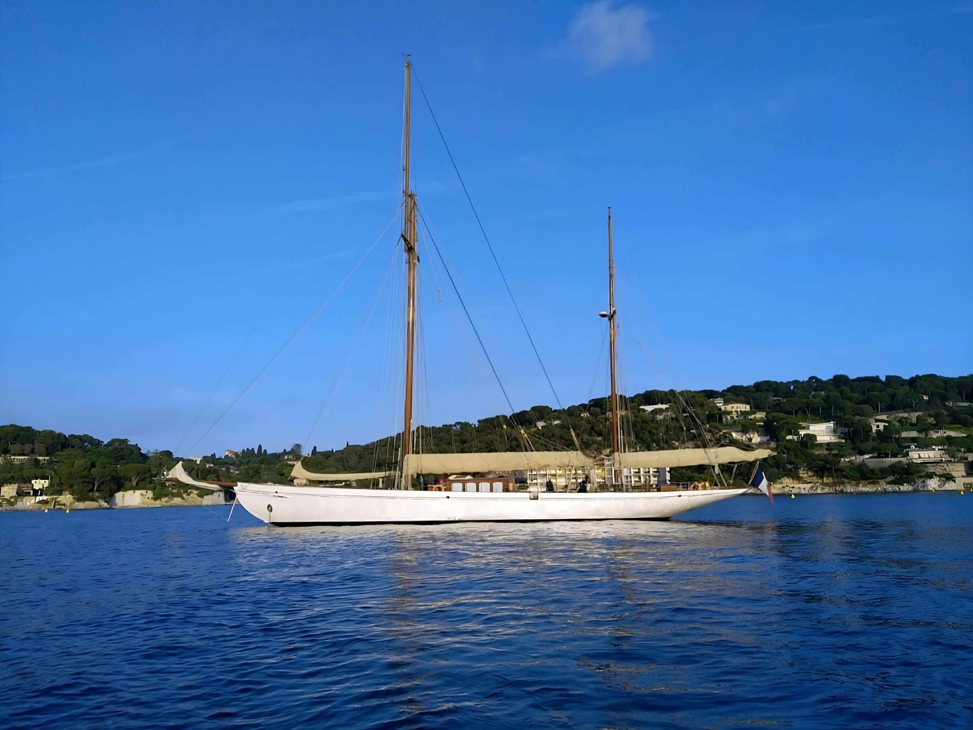 Black Swan 1899 — crewed motor sailer charter in Italy