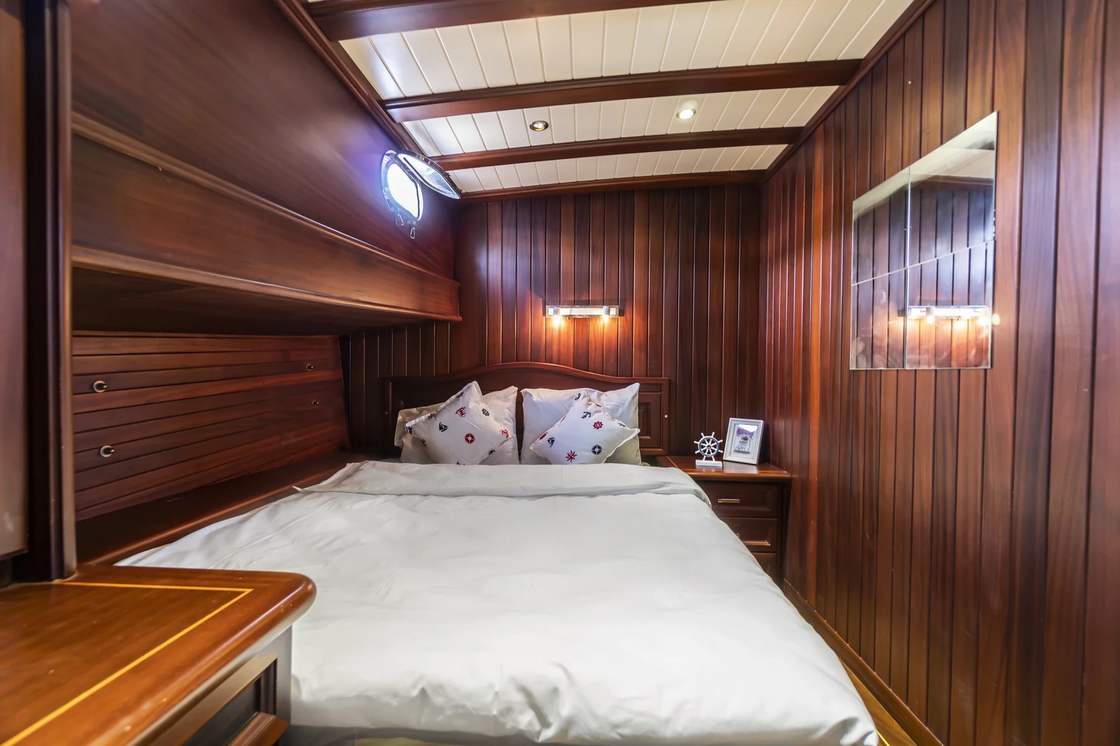 Carpe Diem XI interior