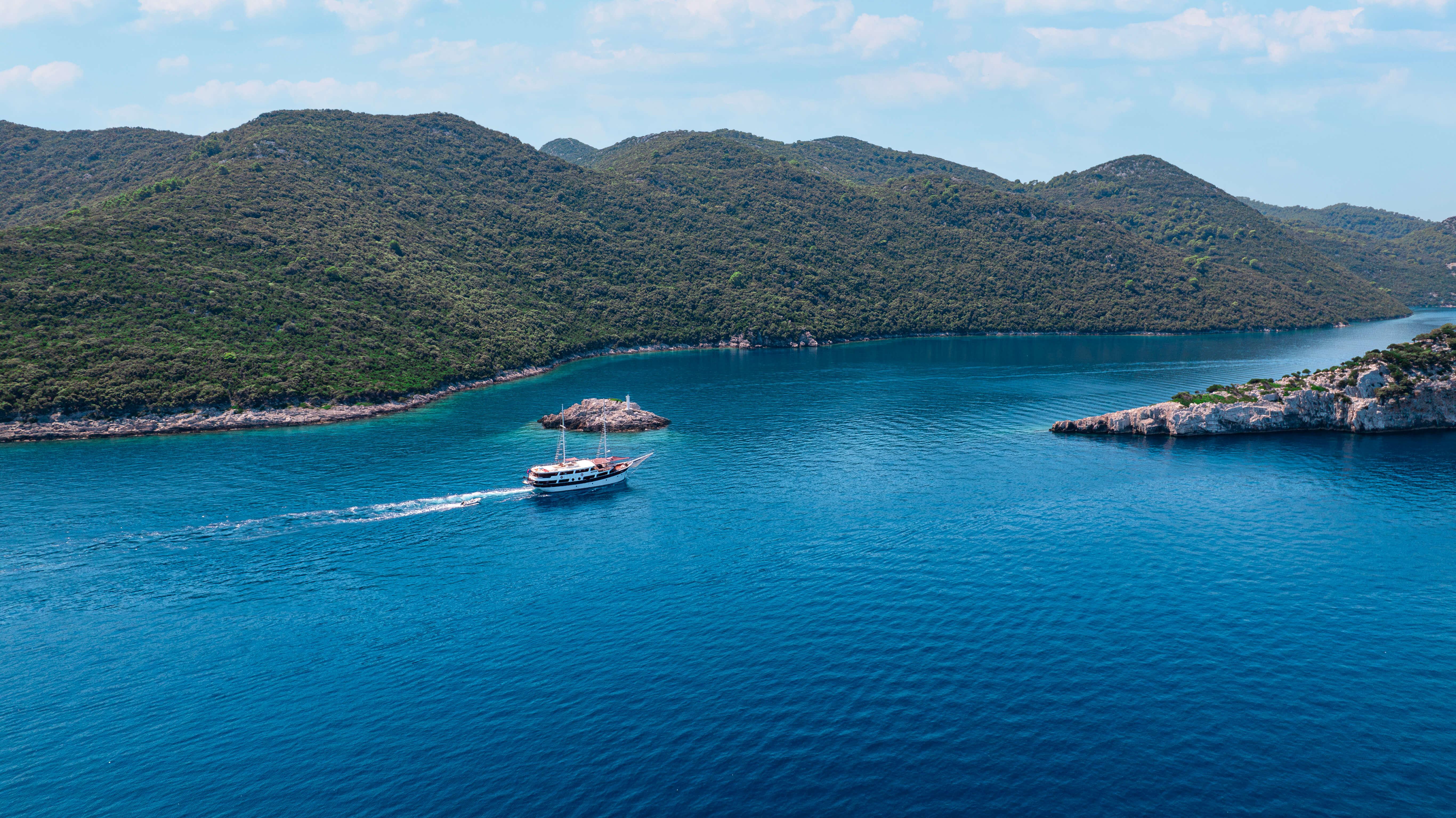 Cesarica — crewed motor sailer charter in Croatia