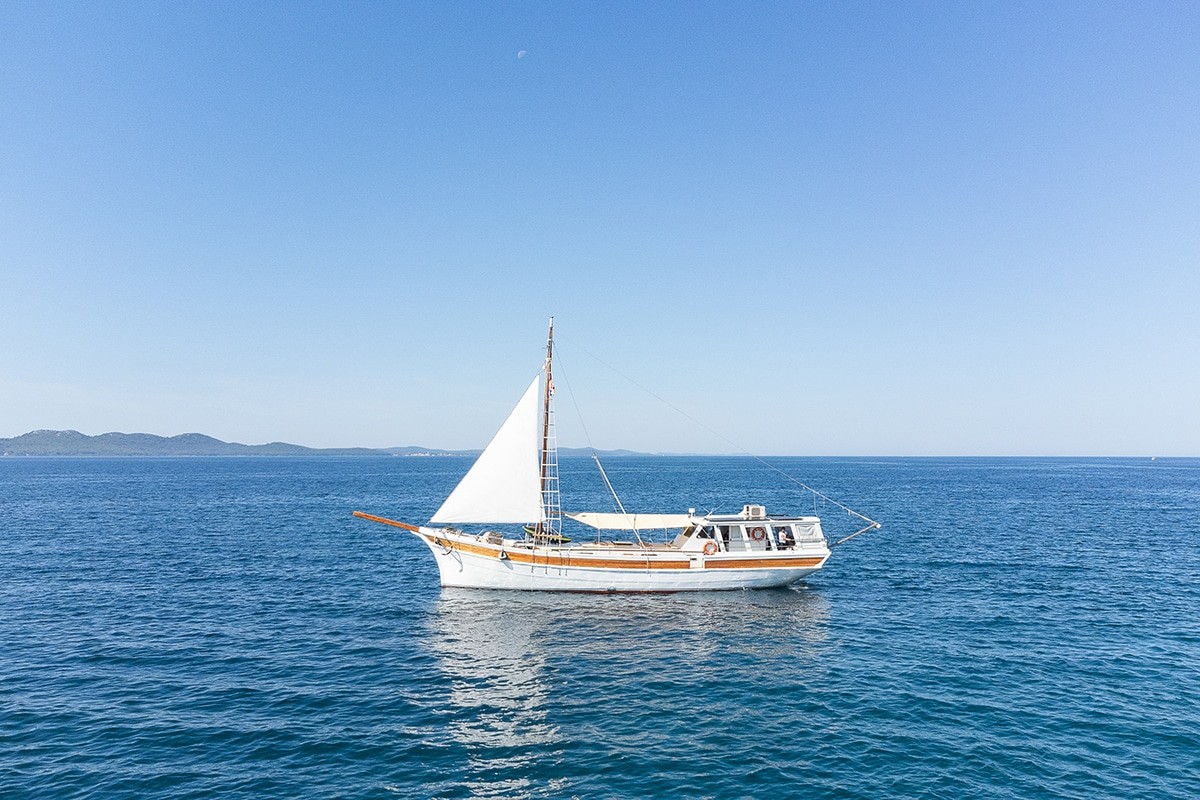 Dolin — crewed gulet charter in Croatia