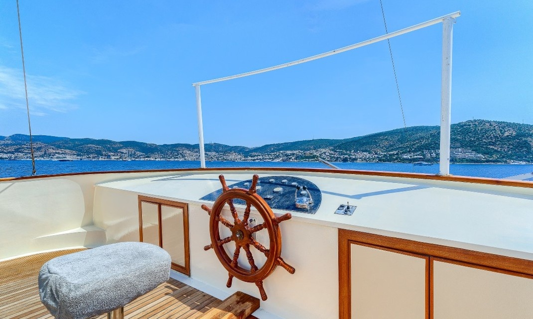 Elara I cabin
