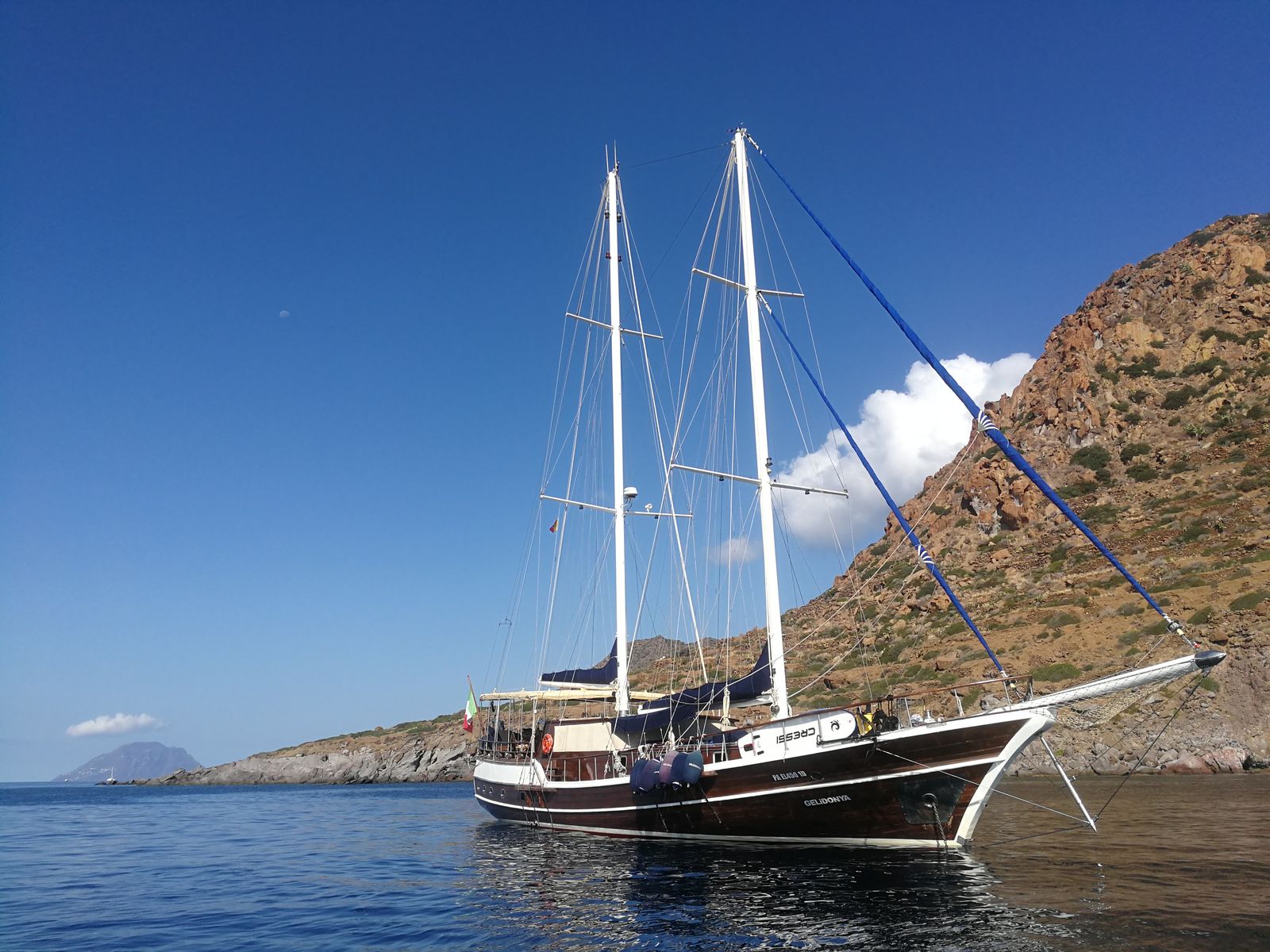 Gelidonya II — crewed gulet charter in Italy