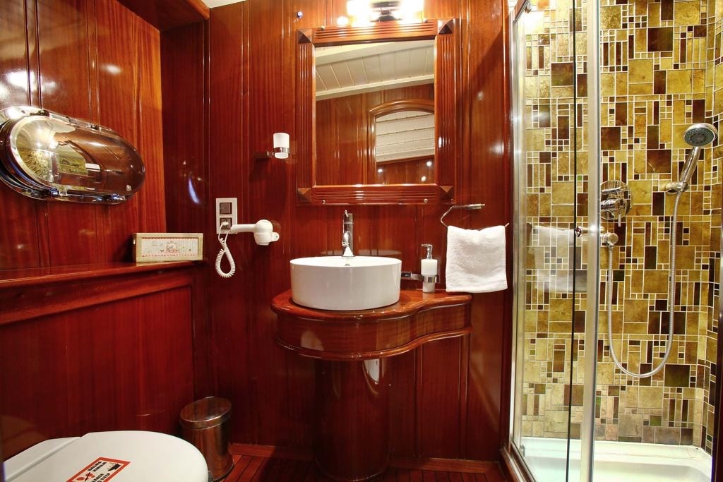 Kaya Guneri Plus cabin