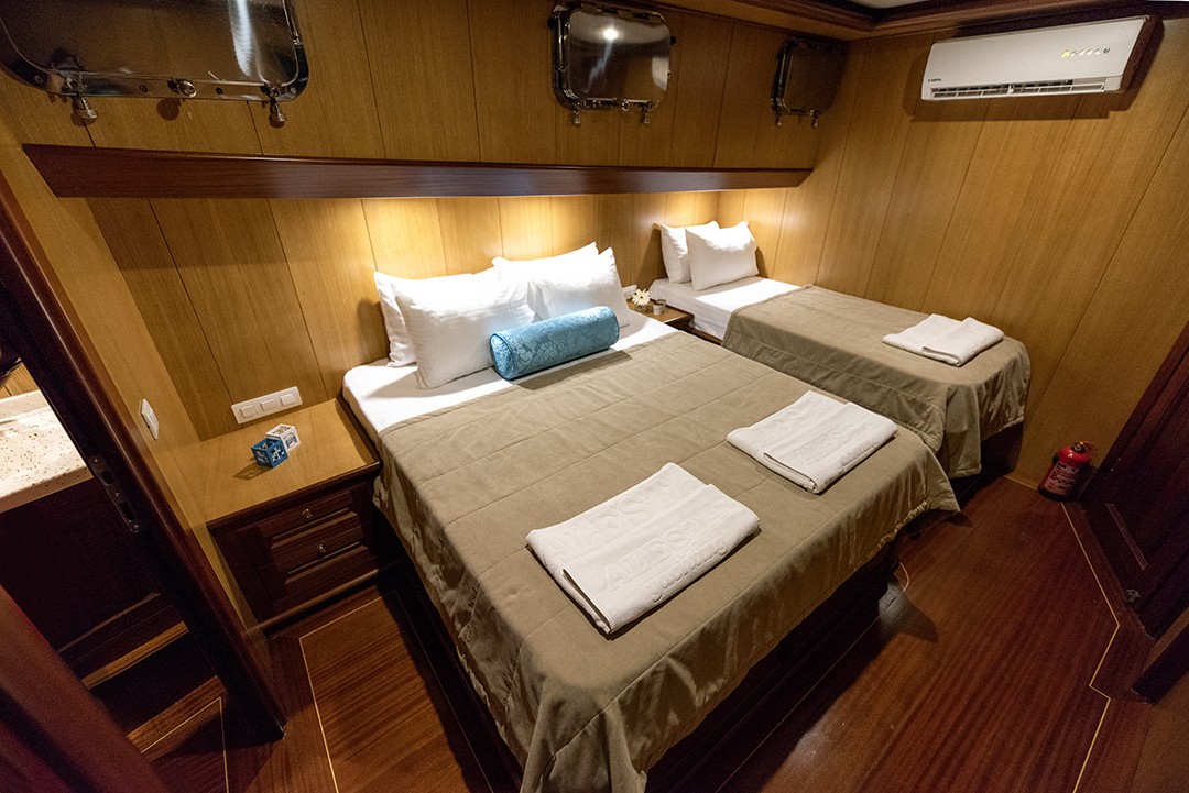 Kayhan 3 cabin