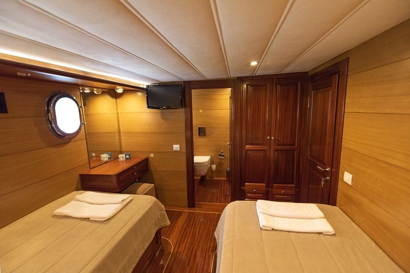 Interior of Kayhan 4, photo 3