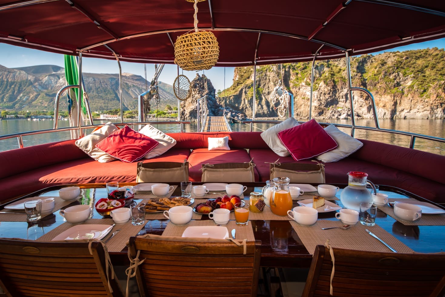 Latife Sultan dining