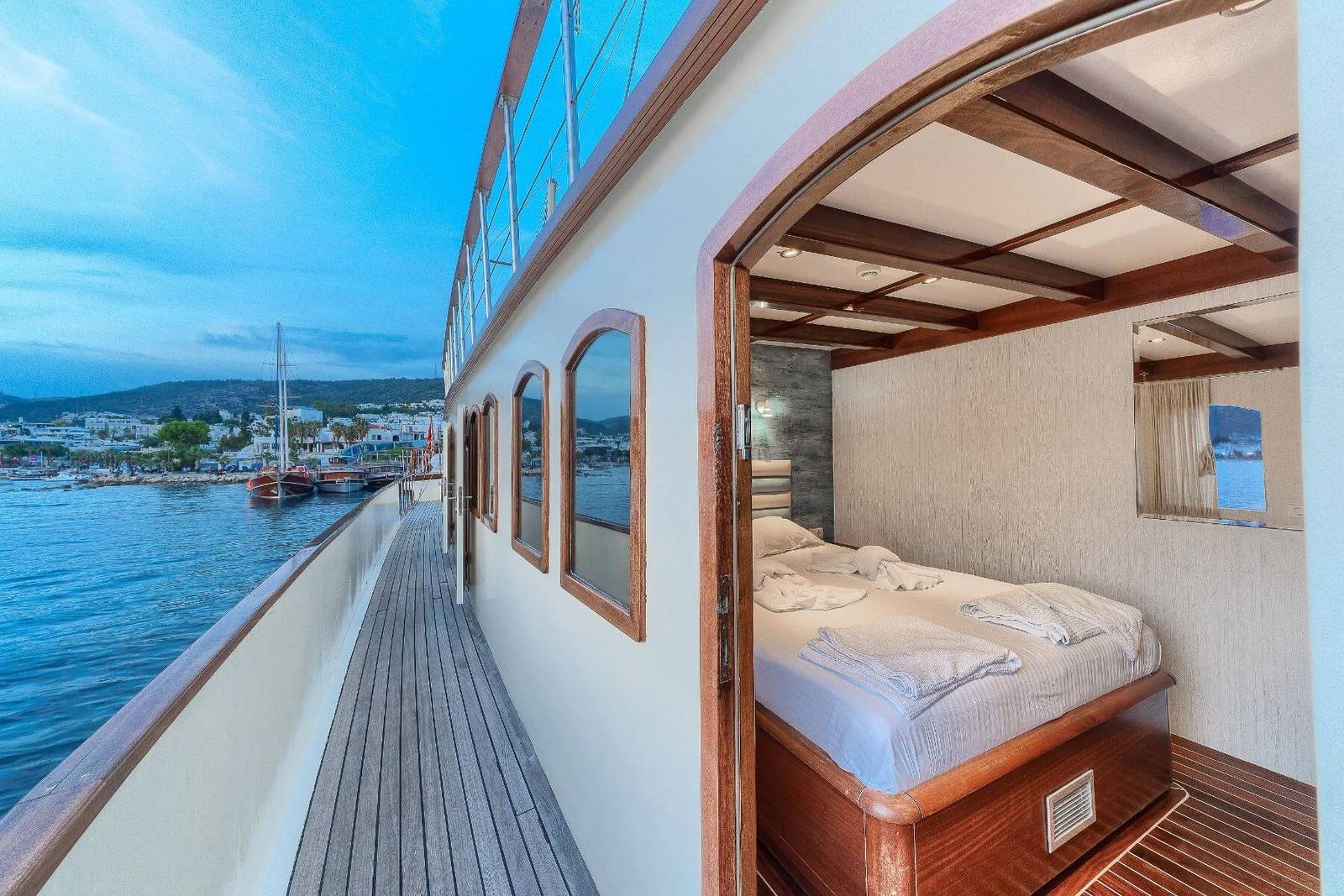 Love Boat cabin