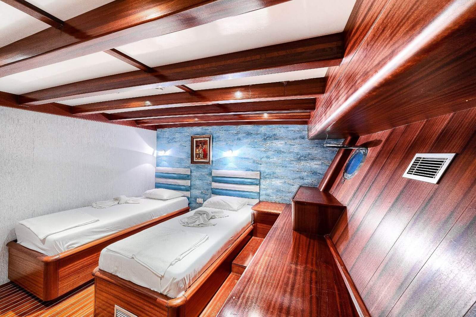 Love Boat dining