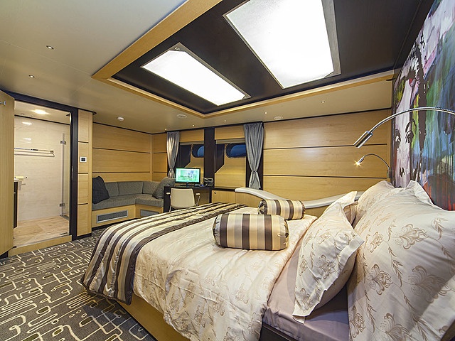 Interior of Navilux, photo 3