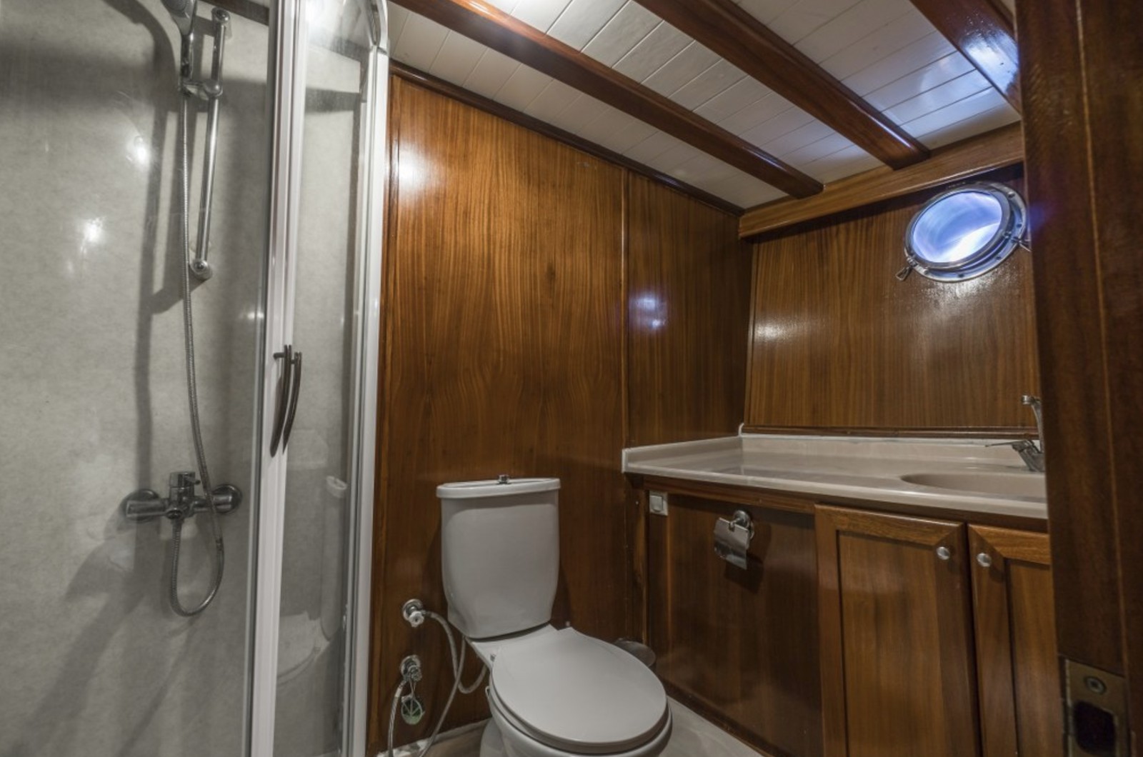 Optimist cabin