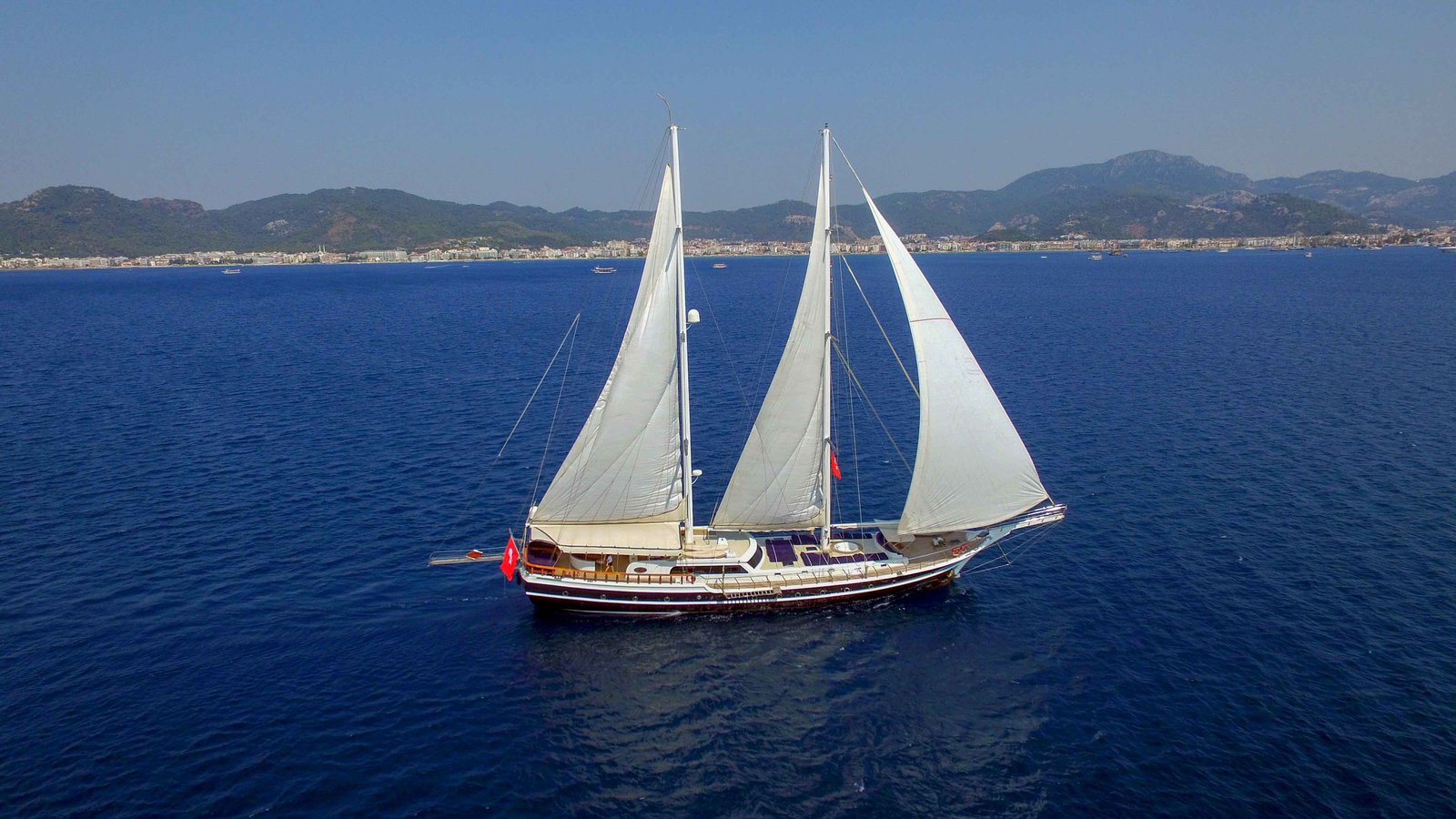 Perla Del Mar 2 — crewed motor sailer charter in Turkey