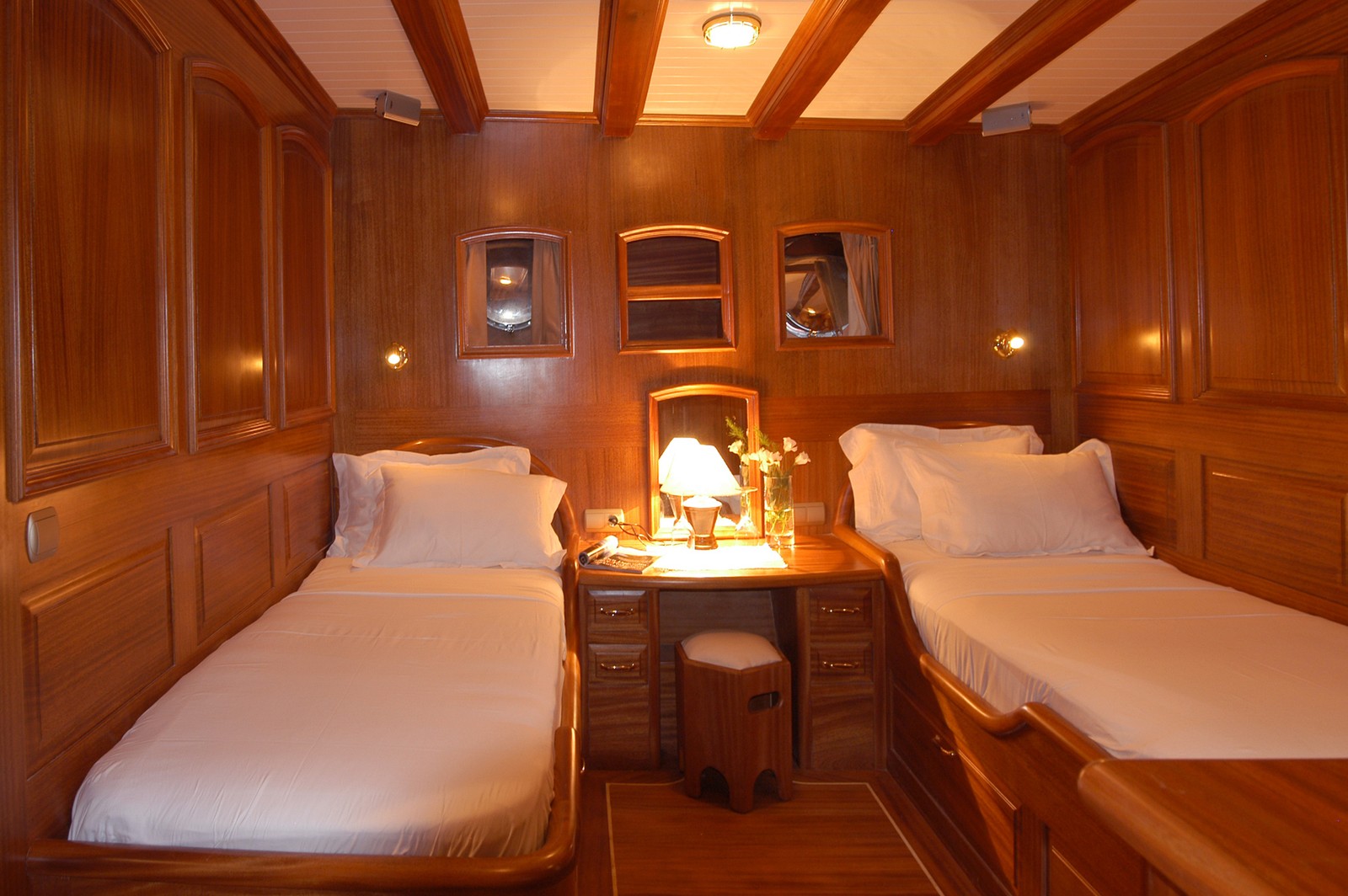 Interior of Queen Of Karia, photo 2