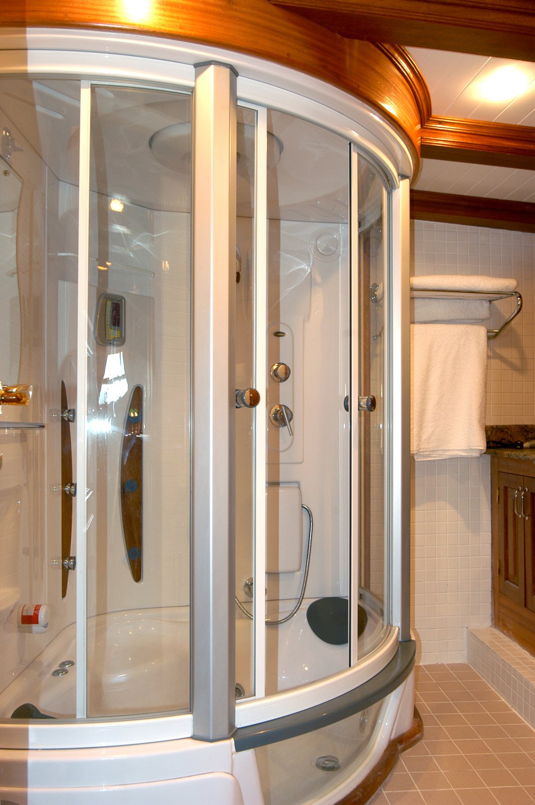Interior of Queen Of Karia, photo 3