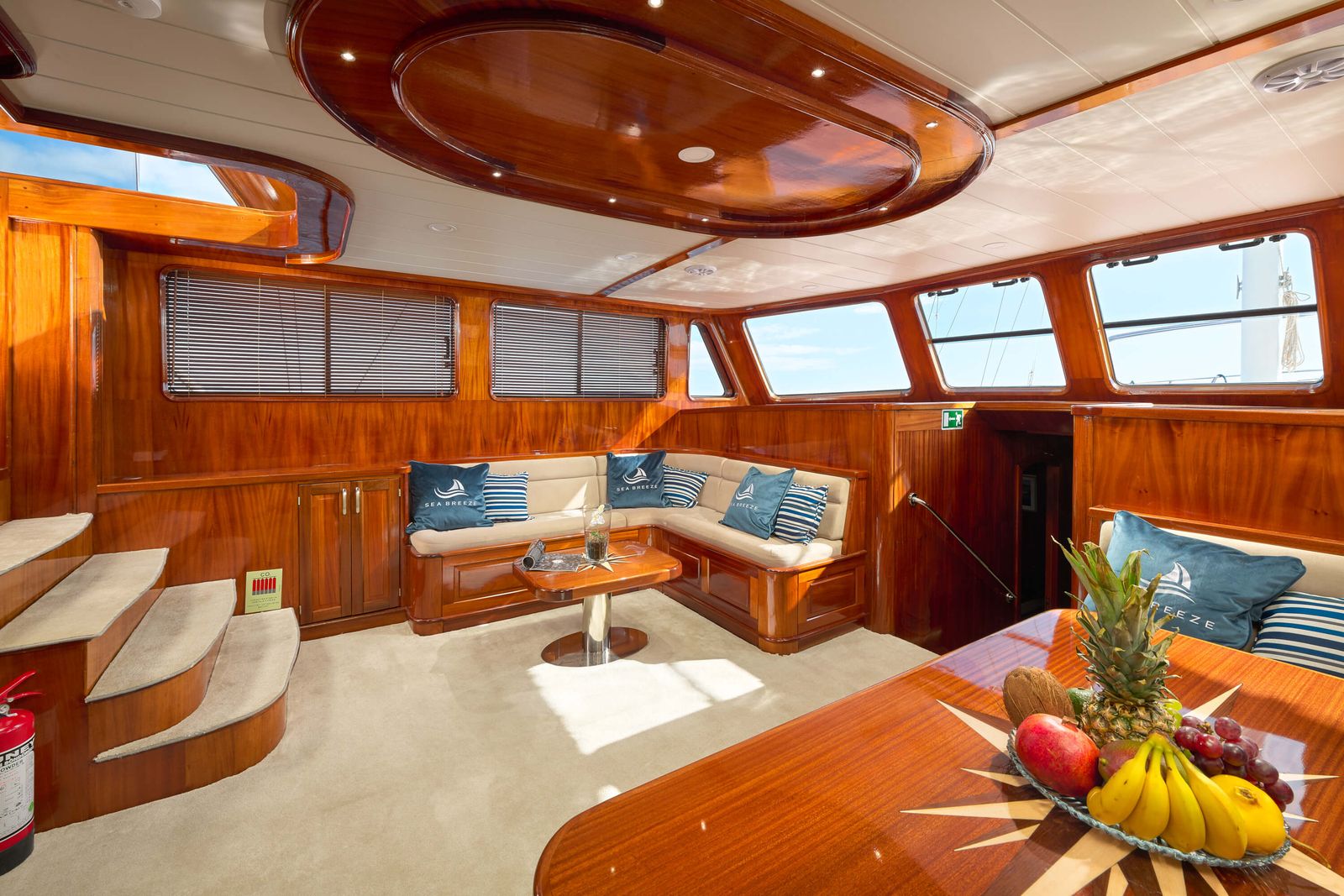Interior of Sea Breeze, photo 3