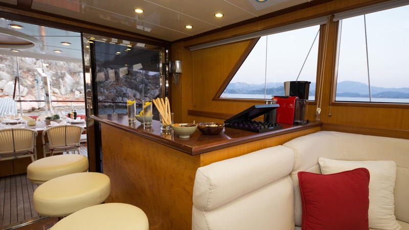 Serenity 86 deck