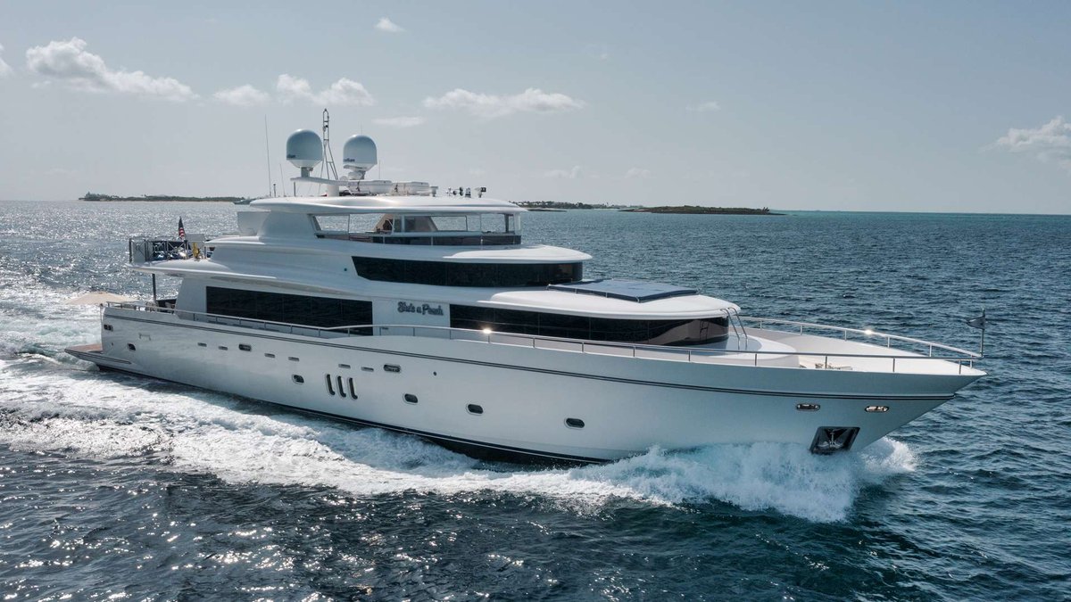 She's A Peach — Motor Yacht for charter in Mediterranean