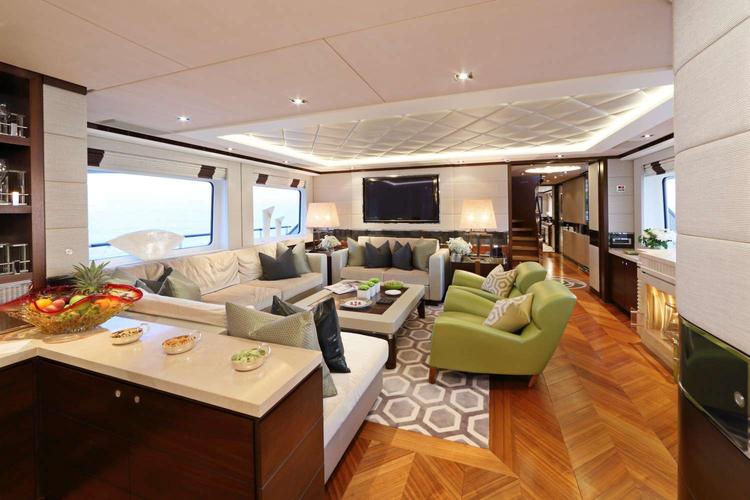 Aurelia interior