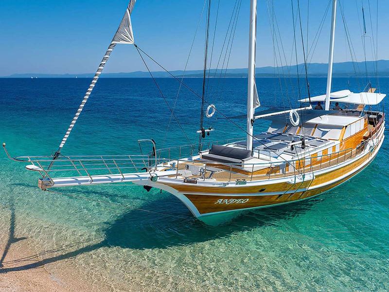 Anđeo — crewed motor sailer charter in Croatia