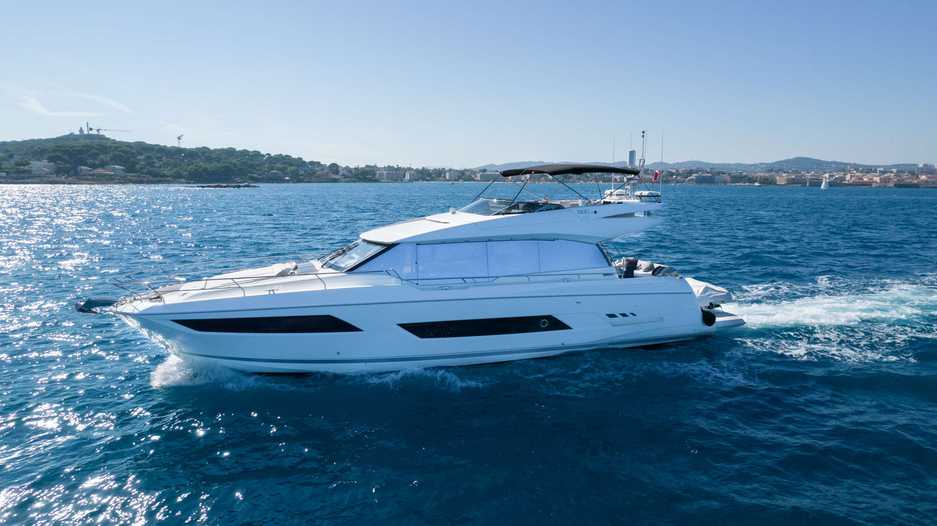Apollonia — Motor Yacht for charter in Mediterranean