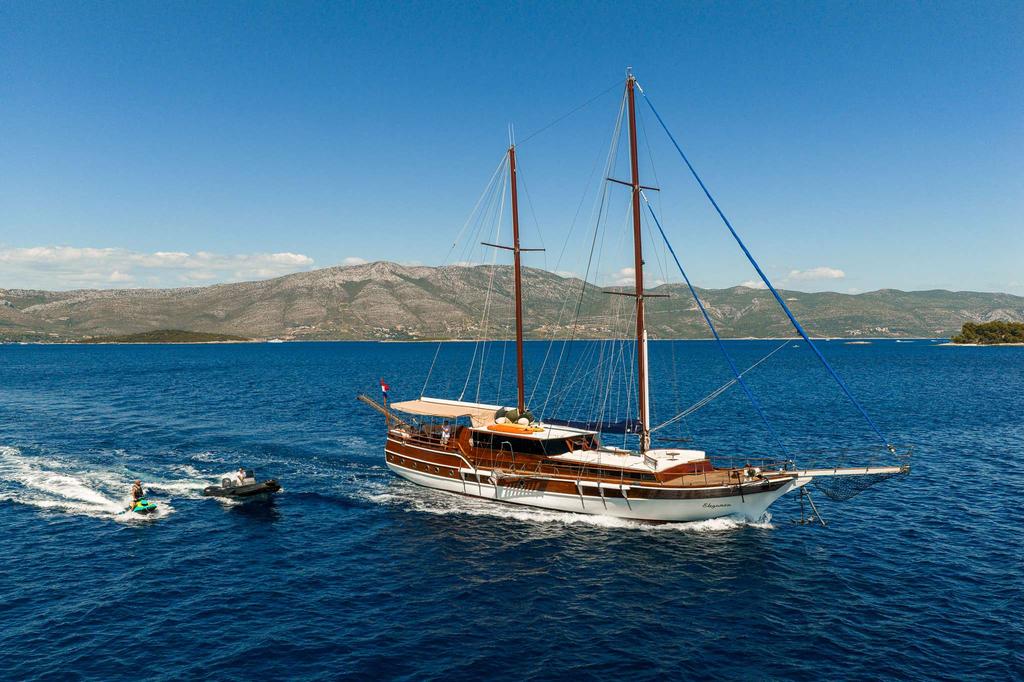Eleganza — crewed motor sailer charter in Croatia